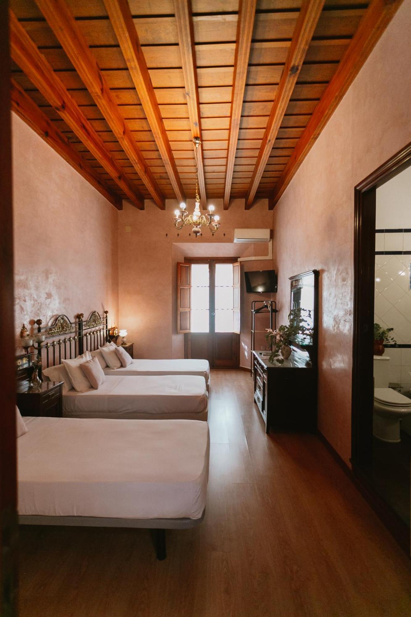 Komodo Casa Maravillas Rooms Sevilla Eksteriør billede