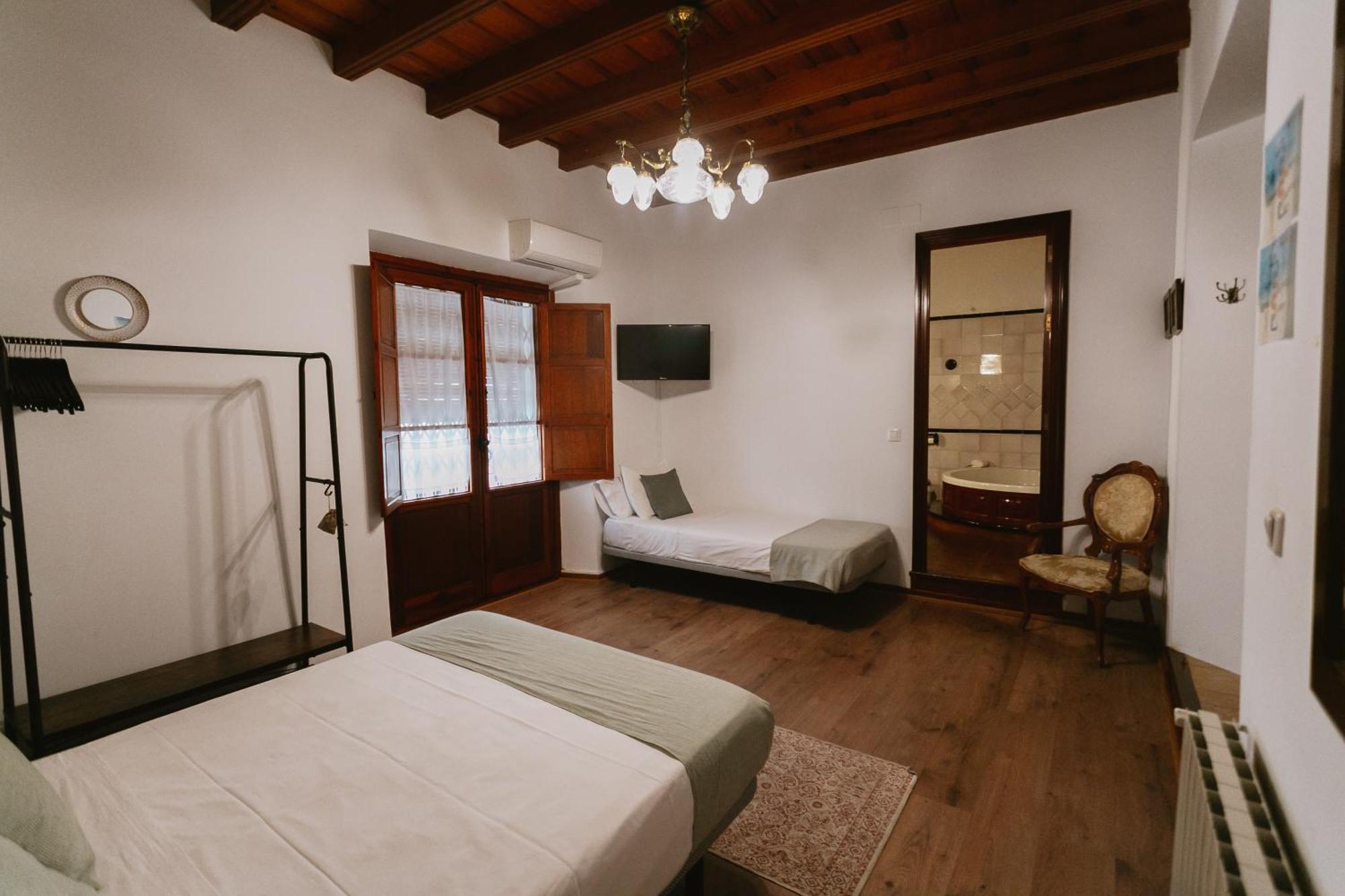 Komodo Casa Maravillas Rooms Sevilla Eksteriør billede