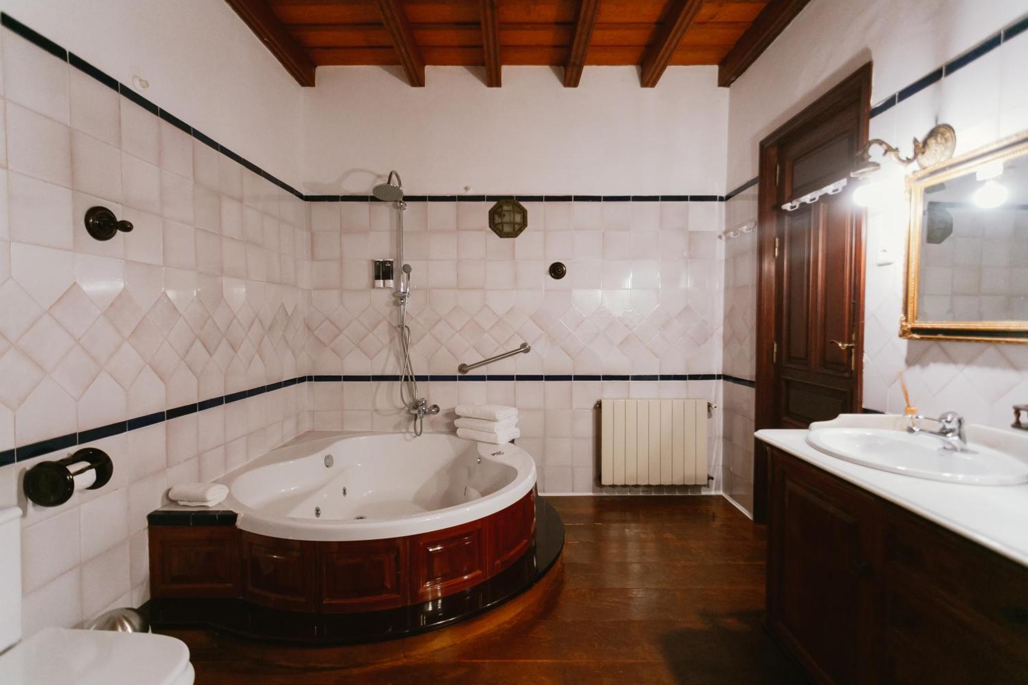 Komodo Casa Maravillas Rooms Sevilla Eksteriør billede