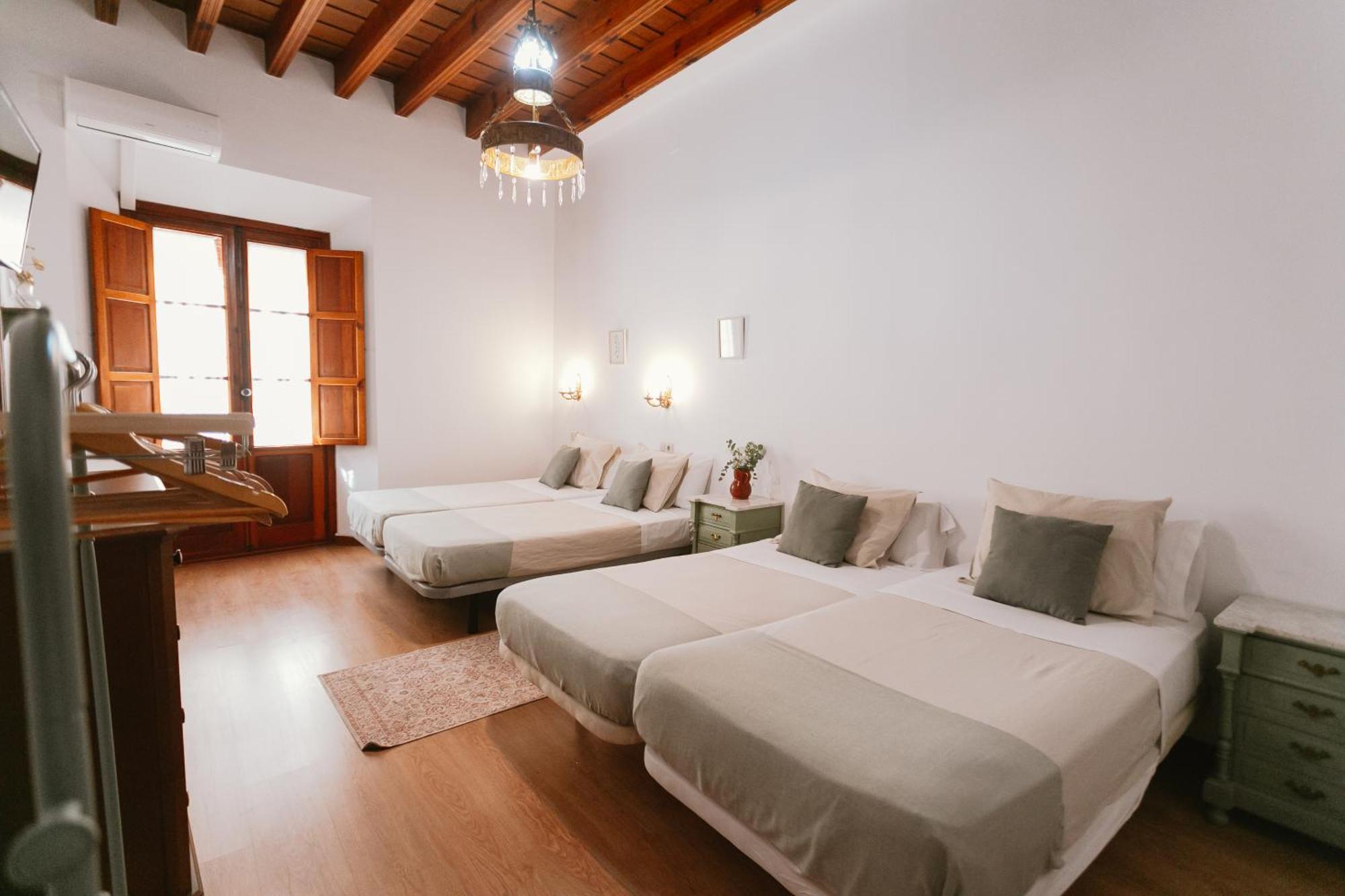 Komodo Casa Maravillas Rooms Sevilla Eksteriør billede
